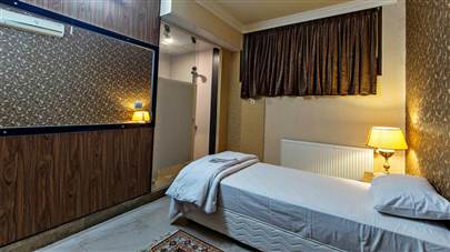 اتاق یک تخته هتل زنده رود اصفهان (یاقوت سابق)